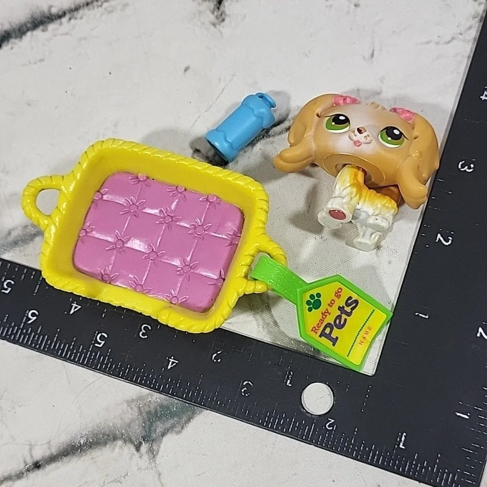Littlest Pet Shop Figure #79 Maltese Puppy Dog In Basket Ready To Go Tag‎